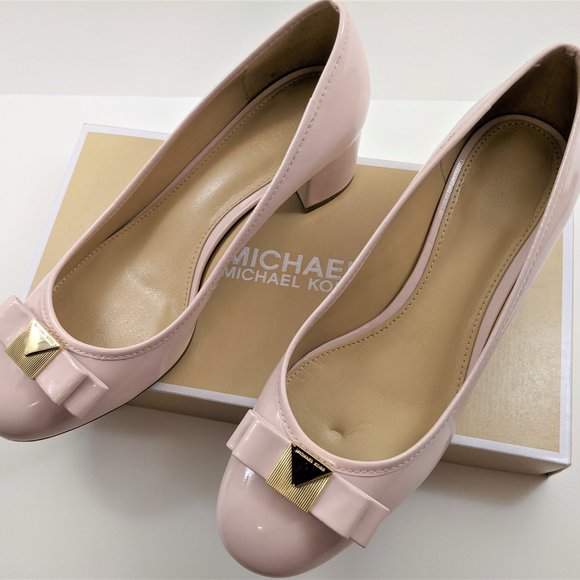 Michael Michael Kors Caroline Pump - Picture 3 of 9